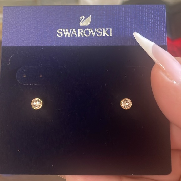 Swarovski rose gold studs - Picture 2 of 5